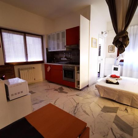 Appartamento Rouge Studio - 10 Min From Vatican Esterno foto