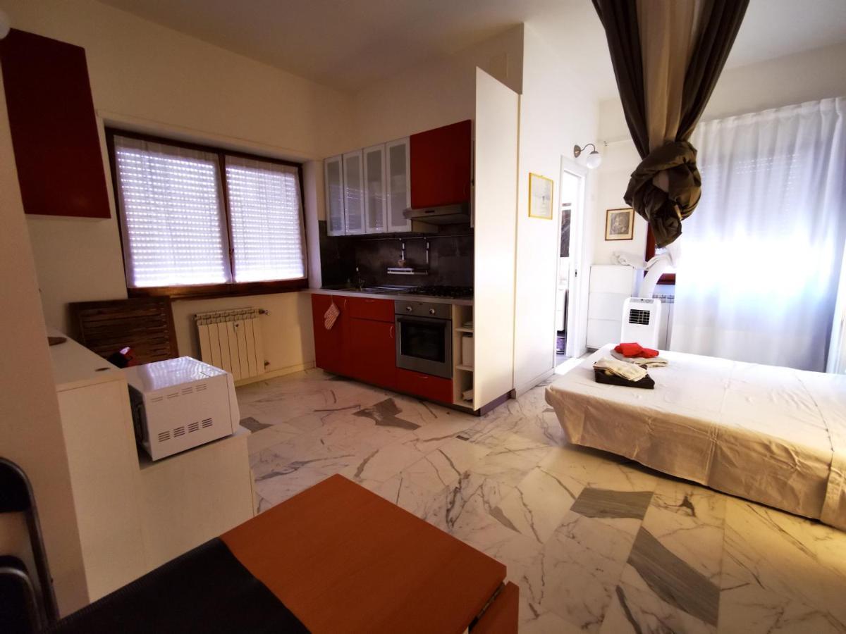 Appartamento Rouge Studio - 10 Min From Vatican Esterno foto